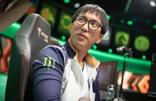 Doublelift không hề quan tâm tới trận đấu với 100 Thieves vì… mải chơi Auto Chess