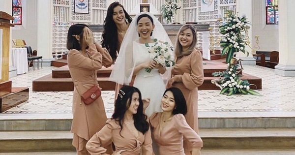 Ai cũng nên có một hội bạn thân như Tóc Tiên: Xinh đẹp và thành công, nhất định tụ họp đông đủ trong tất cả ngày trọng đại!