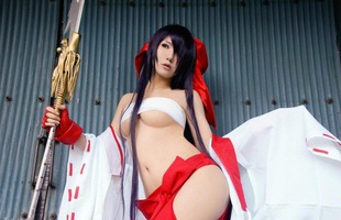 Bỏng mắt với cosplay về 