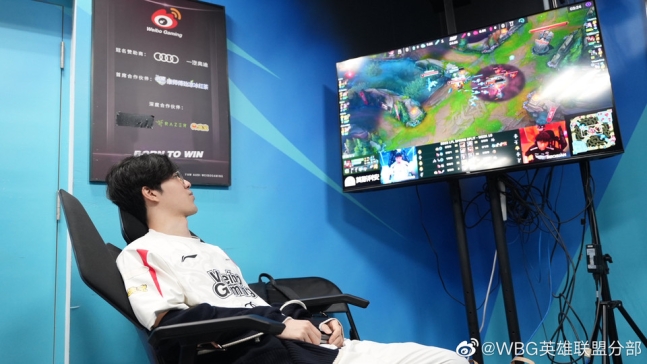 TheShy, Xiaohu lẫn Karsa ở nhà xem MSI 2023, WBG cam kết sẽ thải loại ban huấn luyện sau nỗi nhục playoffs LPL