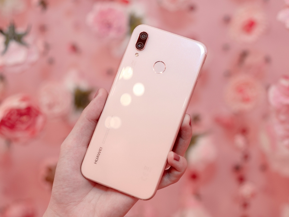 Huawei Nova 3e có thêm bản màu hồng cực kool, giá vẫn 6,99 triệu đồng