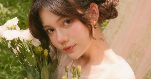 Bùng nổ visual khi hoá nàng thơ, em gái Linh Ngọc Đàm đẹp nức lòng trong bộ ảnh tạm biệt tuổi 19