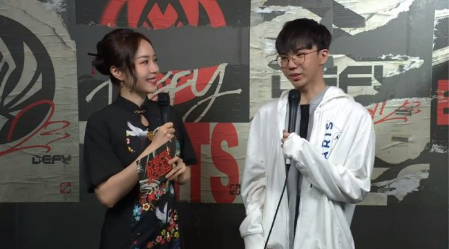 MC Candice bị chỉ trích vì màn phỏng vấn thiếu tinh tế ở MSI 2023