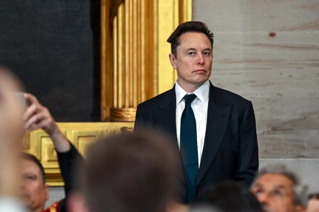 Elon Musk phủ nhận bị Tesla "gạt ra rìa", cam kết quay lại toàn lực