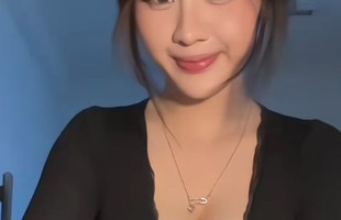 Nữ thần nấu ăn triệu view trên "top top" để lộ khoảnh khắc "không thể tin nổi"