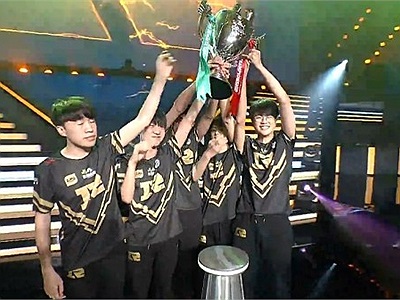 LMHT: Tiếp tục mạch bất bại, RNG có được chức vô địch Demacia Cup 2018 sau khi đánh bại BLG