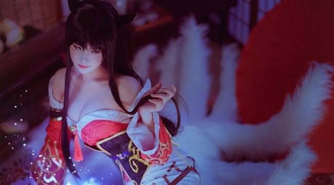 LMHT: Tan chảy với cosplay Ahri e ấp nhưng vẫn đầy gợi cảm