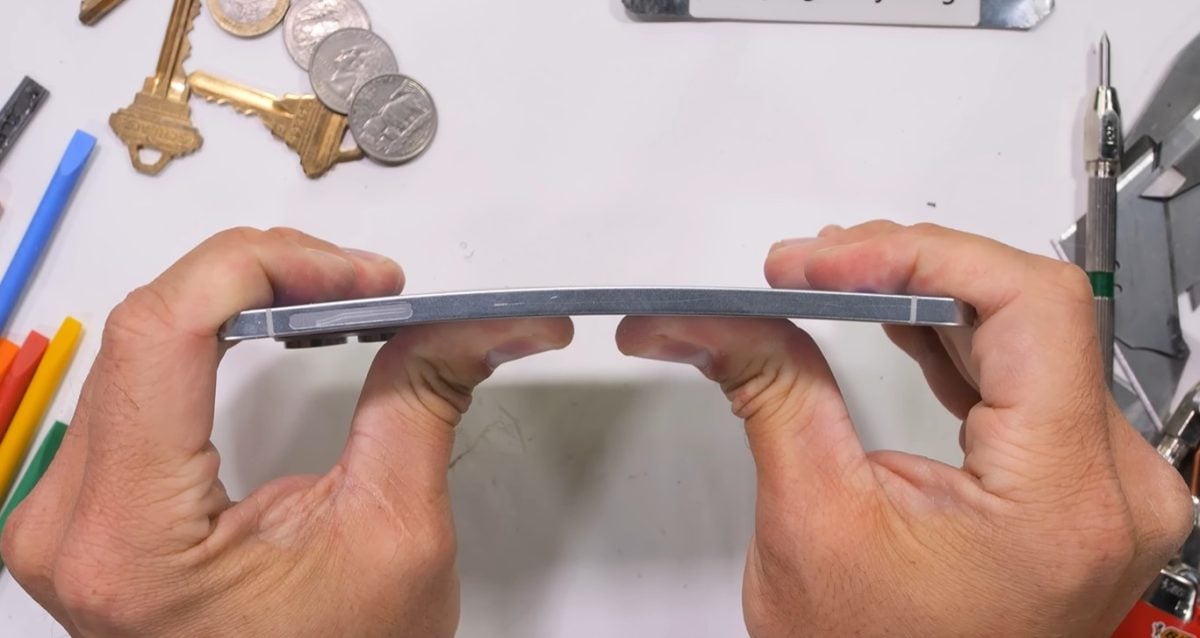 Galaxy S25 Edge siêu mỏng 5,8mm vượt thử nghiệm uốn cong khắc nghiệt