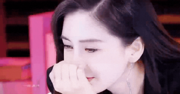 Cảnh khổ không tưởng của Angelababy!