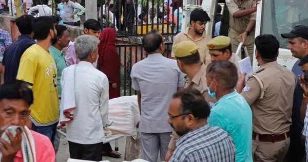 Nhân chứng hé lộ nguyên nhân dẫn đến thảm kịch giẫm đạp tại Ấn Độ