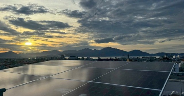 Có nên chọn lắp đặt hệ thống điện mặt trời lai?