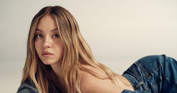 Quảng cáo quần jeans khiến cả nước Mỹ sục sôi, ông Trump cũng phải lên tiếng