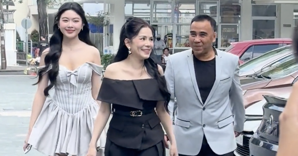 Lọ Lem nhà MC Quyền Linh lộ sắc vóc thật, vừa xuất hiện đã làm 1 hành động "đủ wow"