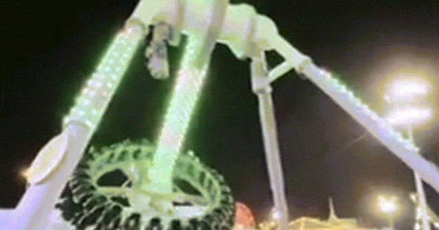 Đu quay 360 độ gãy đôi khiến 23 người bị thương