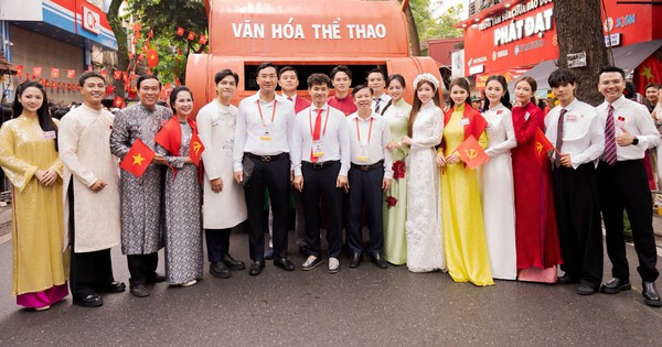 Khối nghệ sĩ bị nhắc nhở ở diễu hành, Cục trưởng Xuân Bắc xử lý nhanh bằng 1 hành động!
