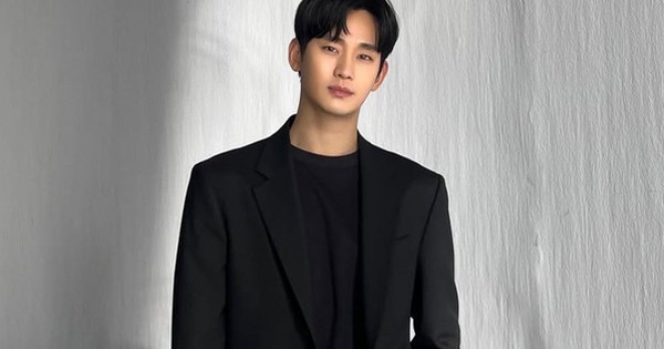 Lý do công bố 150 lá thư Kim Soo-hyun viết cho tình cũ lúc nhập ngũ