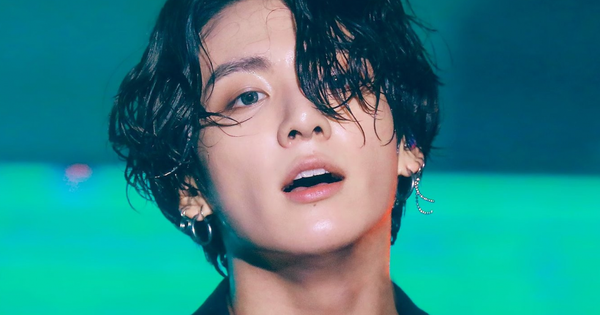 NÓNG: Cảnh sát điều tra Jungkook (BTS) vì tội gây tai nạn, cả nam idol và tài xế taxi đều nhập viện vì bị thương