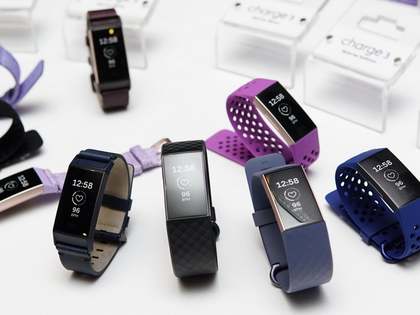 Fitbit Charge 3 về Việt Nam, giá từ 3,799 triệu đồng