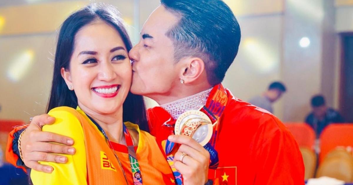 Khánh Thi khóc nức nở khi chồng trẻ kém 12 tuổi giành HCV SEA Games