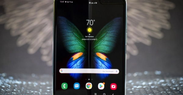 Galaxy Fold giá 50 triệu đồng vẫn hết hàng khi vừa mở bán