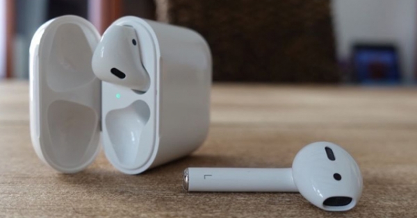 Bé trai 7 tuổi vào viện vì nuốt phải tai nghe AirPod