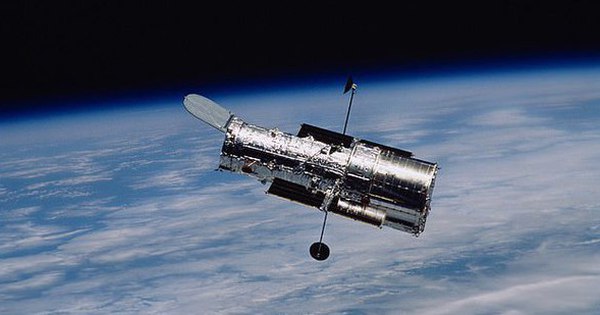 NASA kêu gọi đóng góp ý tưởng giúp kính Hubble tránh cảnh bị bốc cháy trong khí quyển