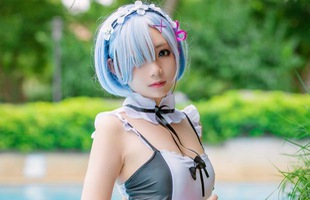 Cosplay nàng hầu Rem cực gợi cảm trong trang phục áo tắm