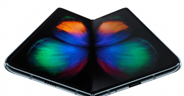 Apple lại lộ bằng sáng chế smartphone có màn hình gập, Galaxy Fold sắp hết cửa