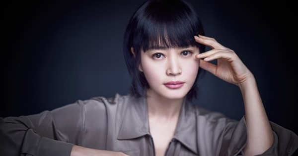 Chị đại quyền lực Kim Hye Soo: 52 tuổi độc thân quyến rũ, chẳng thét ra lửa nhưng cả showbiz vẫn kính nể, dè chừng