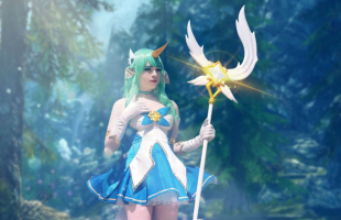 [GÓC MÙ MẮT] C9 Sneaky tiếp tục cosplay Soraka Vệ Binh Tinh Tú gây bão cộng đồng LMHT thế giới