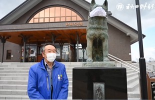 Chính quyền thành phố Tokyo yêu cầu người dân không đeo khẩu trang cho tượng chó Hachiko