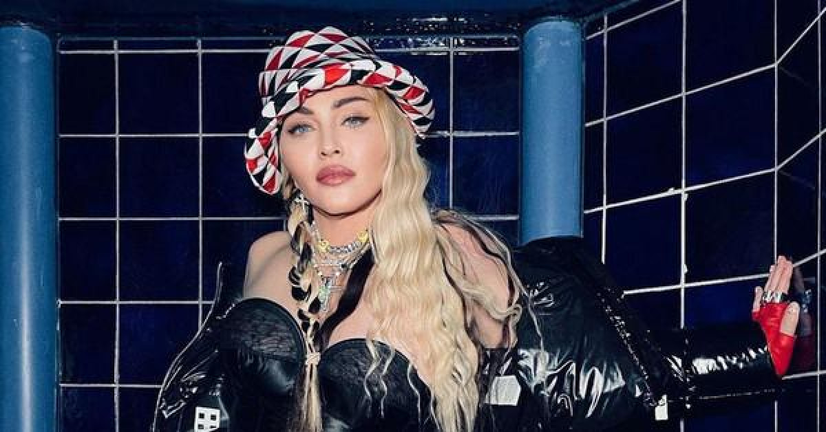 Sự nghiệp của 'Nữ hoàng nhạc Pop' Madonna và sở thích yêu phi công trẻ