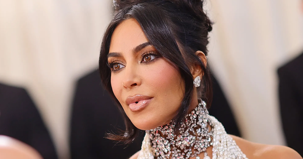 Mặc kệ chỉ trích, Kim Kardashian nỗ lực trở thành diễn viên