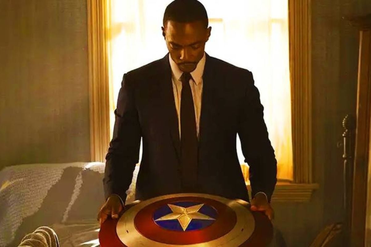 Marvel Công Bố Trang Phục Captain America Mới Của Sam Wilson