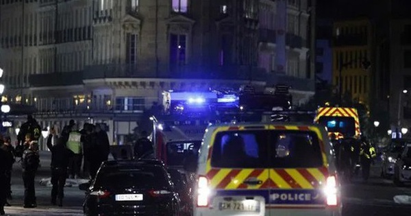 Xả súng ở ngoại ô Paris (Pháp), nhiều người thương vong