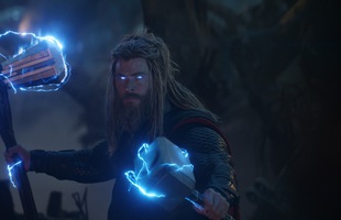 Stormbreaker và Mjolnir: Đâu mới là vũ khí quyền năng hơn của Thor?