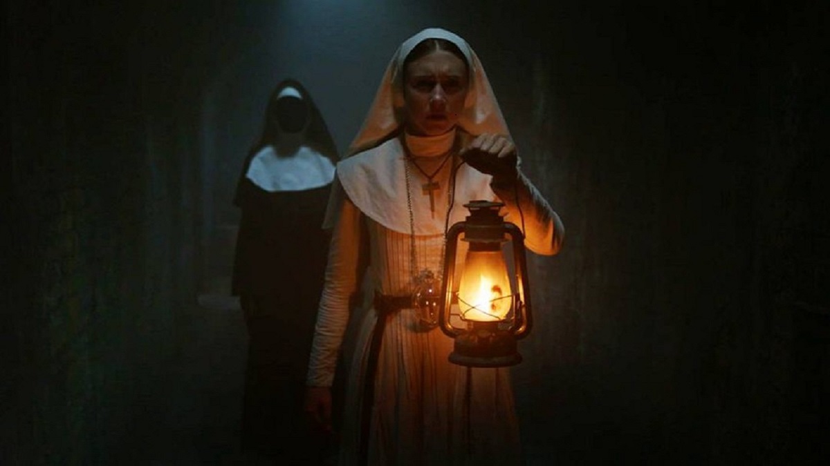 Ước gì, Ma Sơ Valak trong The Conjuring 2 cũng ‘đáng sợ’ như thế này