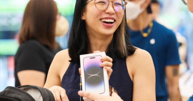 iPhone 14 Pro đang copy Dynamic Island từ chiếc điện thoại này?
