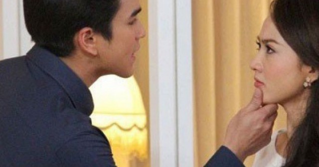 Choáng váng khi phát hiện vợ sắp cưới từng làm 'em gái nuôi'