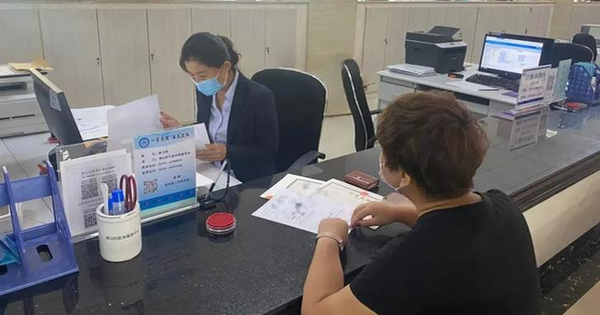 Người phụ nữ đến rút 360 triệu đồng trong sổ tiết kiệm để chuyển vào tài khoản của chính mình: Nhân viên ngân hàng khóa luôn tài khoản, báo cảnh sát