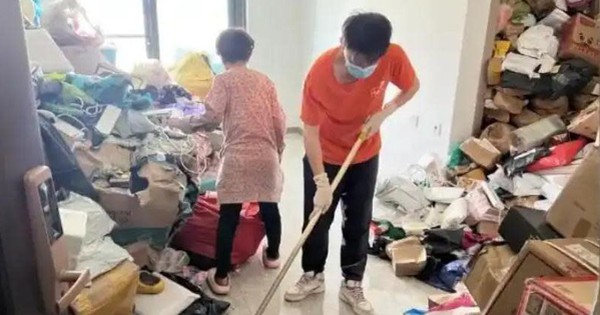Bà lão U70 chi 7 tỷ mua sắm online, ngày ngày ngủ trong đống đồ ship vì “sợ bị mọi người vay tiền nên tiêu trước”