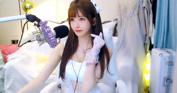 Nữ streamer xinh đẹp gây sốc khi hé lộ chuyện làm dâu nhà 