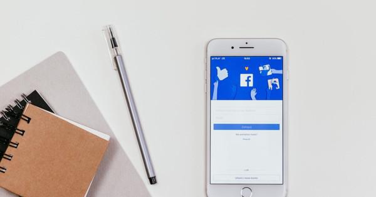 6 điều bạn đừng bao giờ chia sẻ trên Facebook