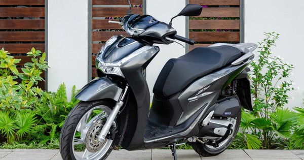 Khan hàng giá Honda SH 2022 tăng mạnh, chênh cao nhất gần 26 triệu đồng