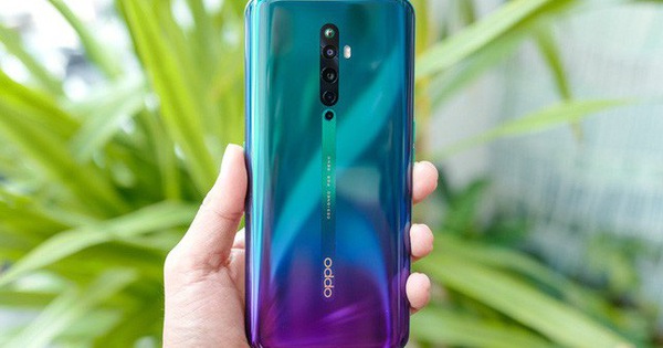 Ngắm nhìn Oppo Reno2 F màu Xanh Tinh Vân: Từ xanh hóa tím ảo diệu không rời mắt, giá rẻ không đổi