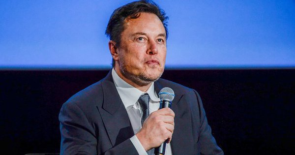 Tỉ phú Elon Musk lên tiếng về 