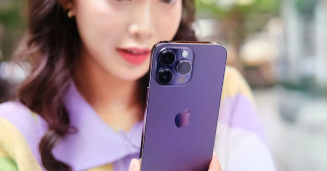 Apple vẫn là nhà vô địch phân khúc smartphone cao cấp năm 2023