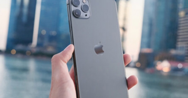 HOT: iPhone 11 Pro phát ra gấp đôi lượng bức xạ RF cho phép