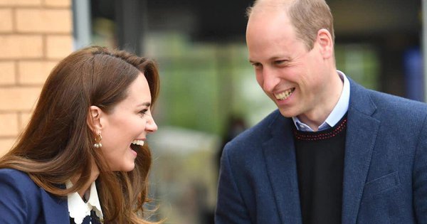 Lý do thú vị đằng sau việc William và Kate luôn diện trang phục 