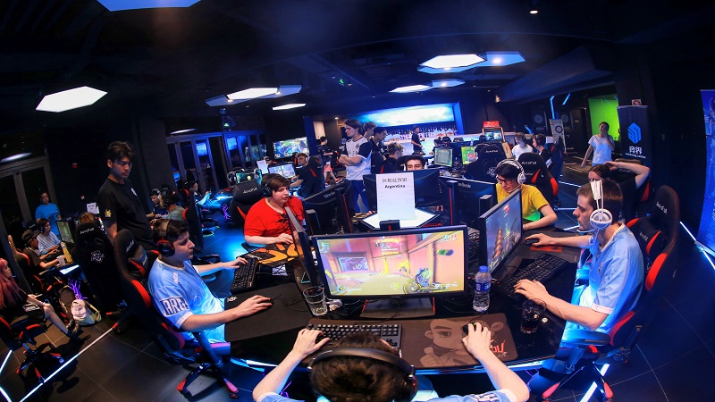 Tránh dịch COVID-19, Tencent mở rộng khóa học online eSports cho game thủ